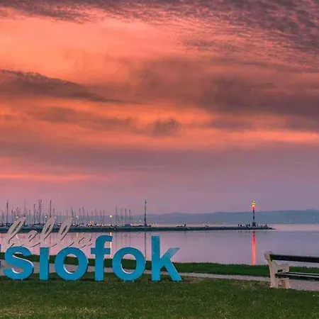 In - Balaton 53602 Siófok